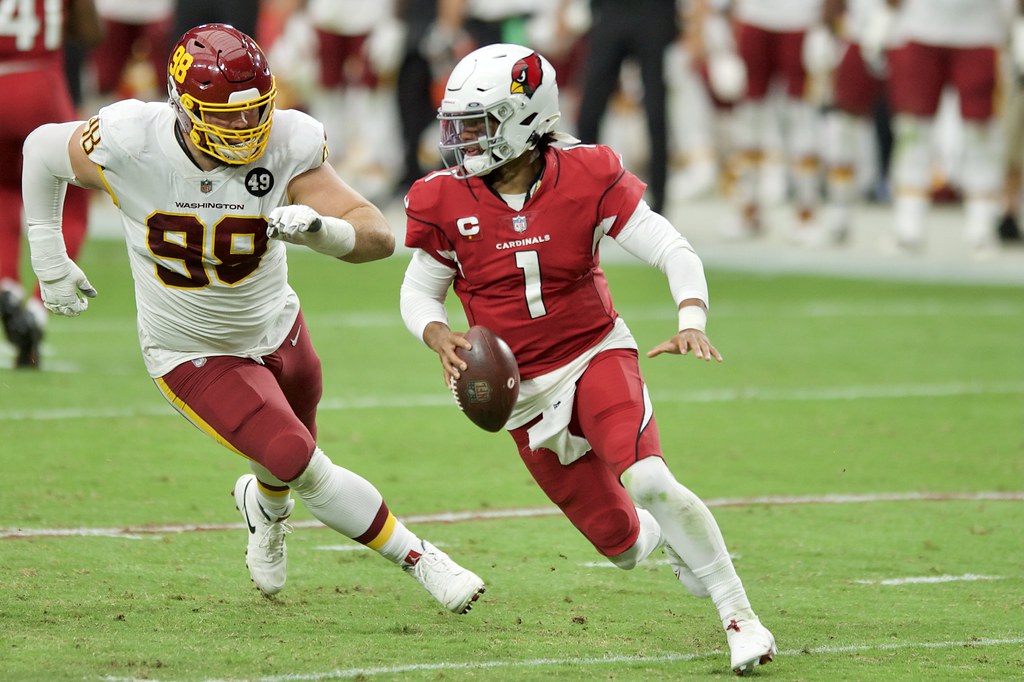 Kyle Murray running on the field